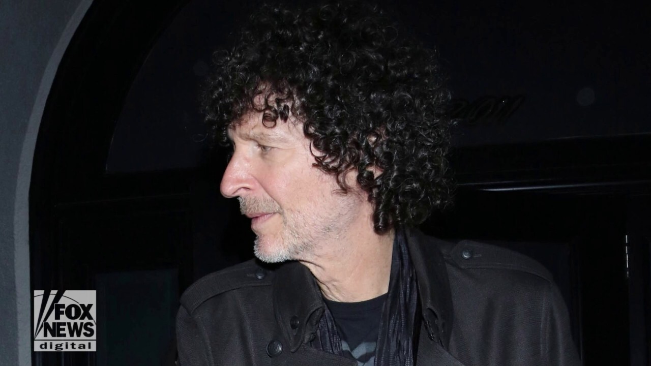 Howard Stern claims Trump keeps missing opportunities to be like Reagan