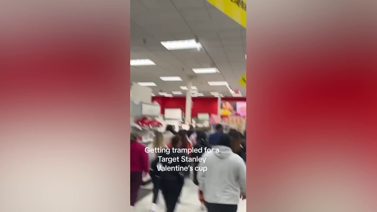 Shoppers run to get their hands on a special Valentine's Day edition of the uber-popular 40oz Stanley tumbler. (Credit: @jazzedbyjaz/LIFESTYLOGY /TMX)