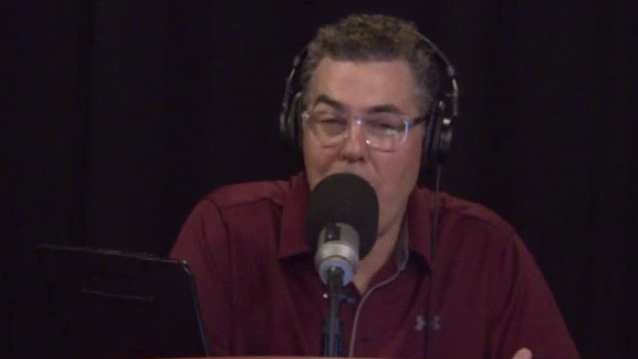 Adam Carolla slams the comedy industry for failing to make people think