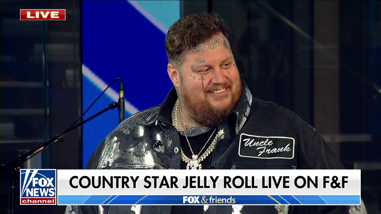 Jelly Roll opens up on complicated journey to stardom on 'Fox & Friends' 