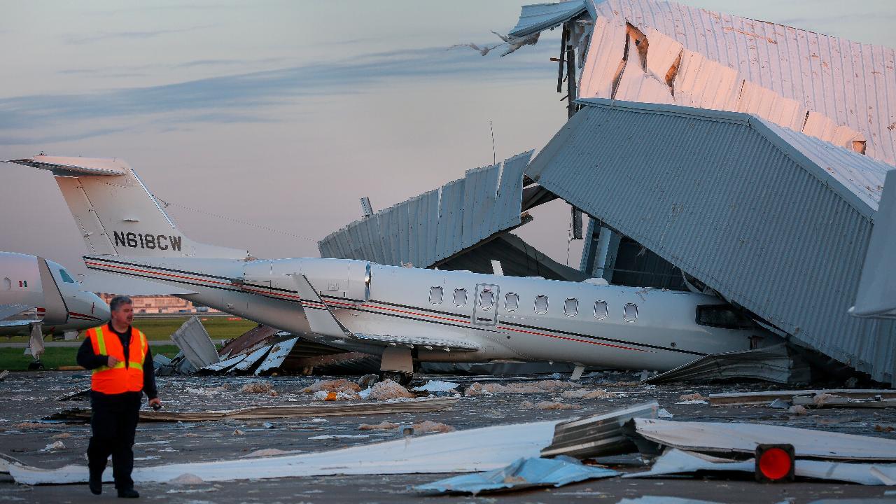 Houston’s Hobby Airport hangar destroyed by strong winds