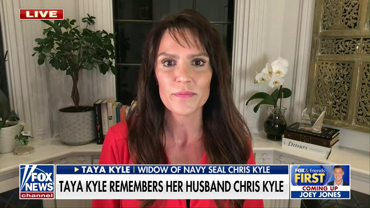 How Are You Serving Navy Seal Chris Kyles Widow Taya Kyle Honors Servicemembers On