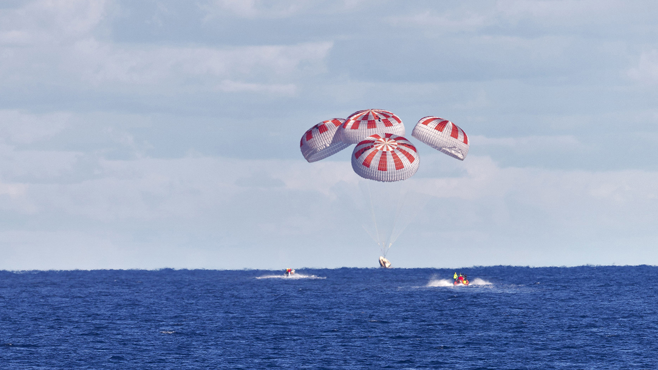 Nasa Astronauts In Spacex Capsule Splash Down In The Gulf Of Mexico Fox News Video 4351