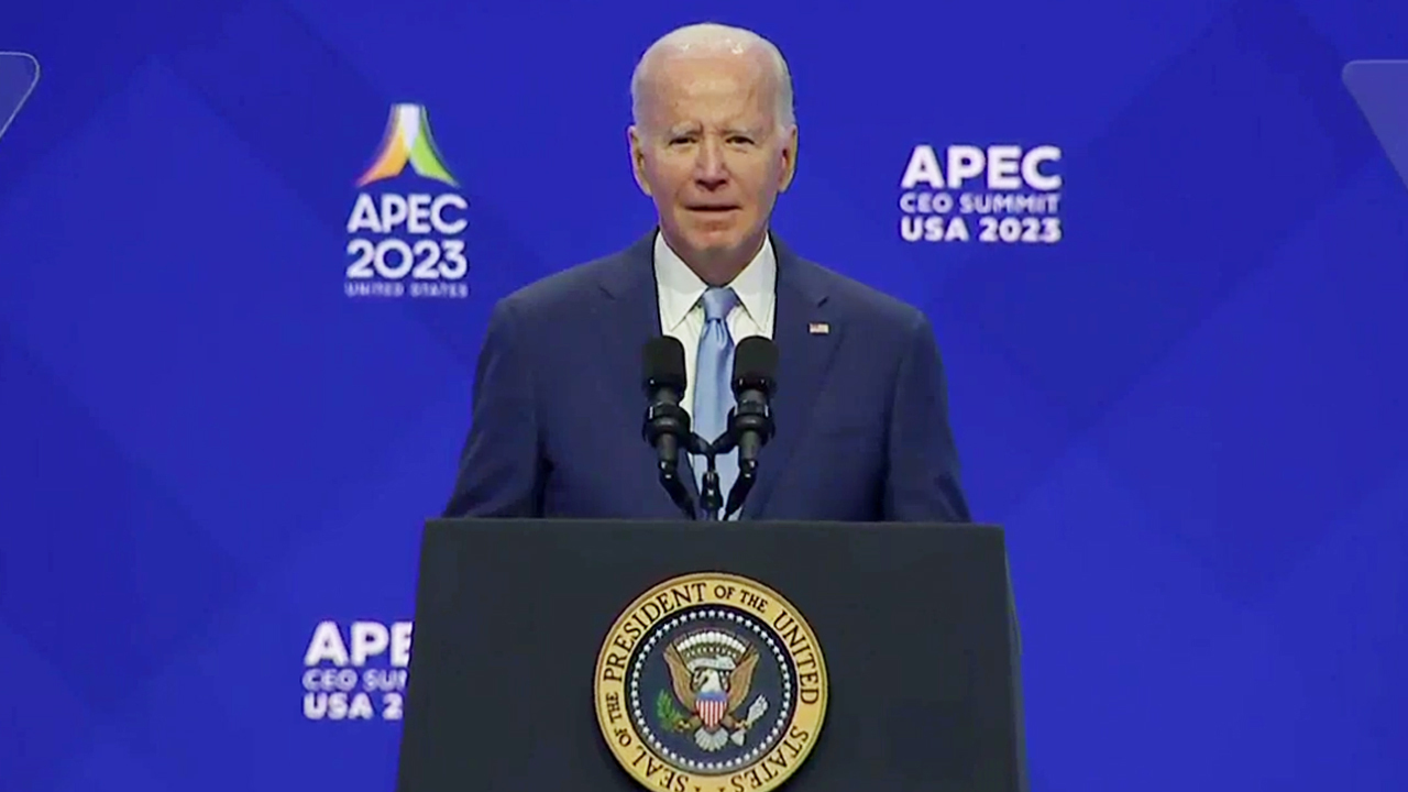 WATCH LIVE: President Biden gives toast at APEC dinner