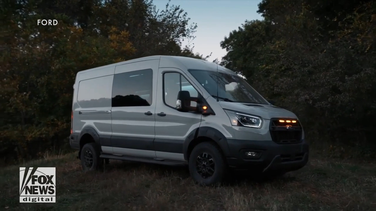 FORD TRANSIT TRAIL SHOW