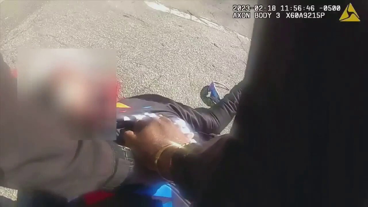 Atlanta police officer revives cyclist collapsed in road
