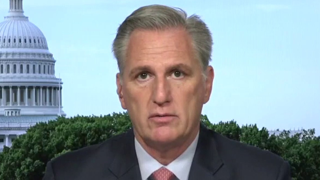 Kevin McCarthy slams Nancy Pelosi as 'lame duck speaker' 