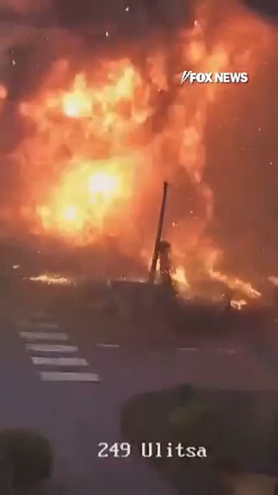 SEE IT: Man NARROWLY escapes Russian strike near Kyiv