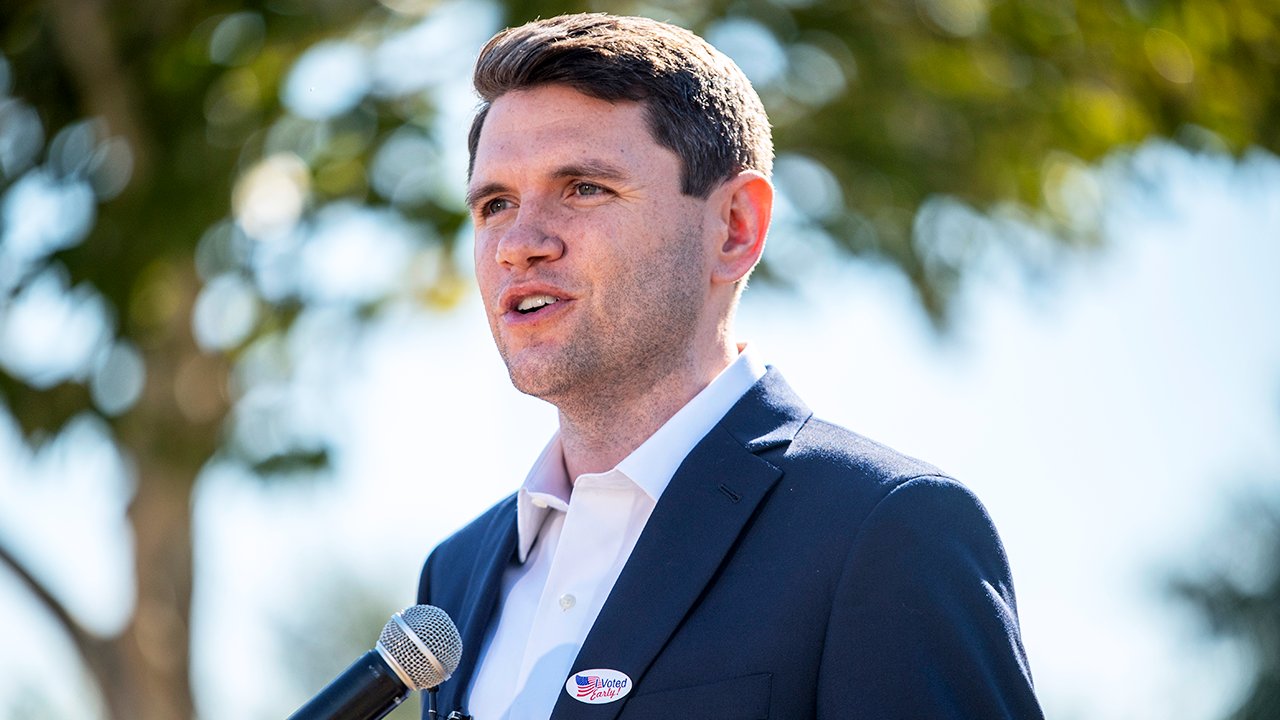 WATCH LIVE: James Talarico speaks at campaign meet-and-greet in Temple, TX