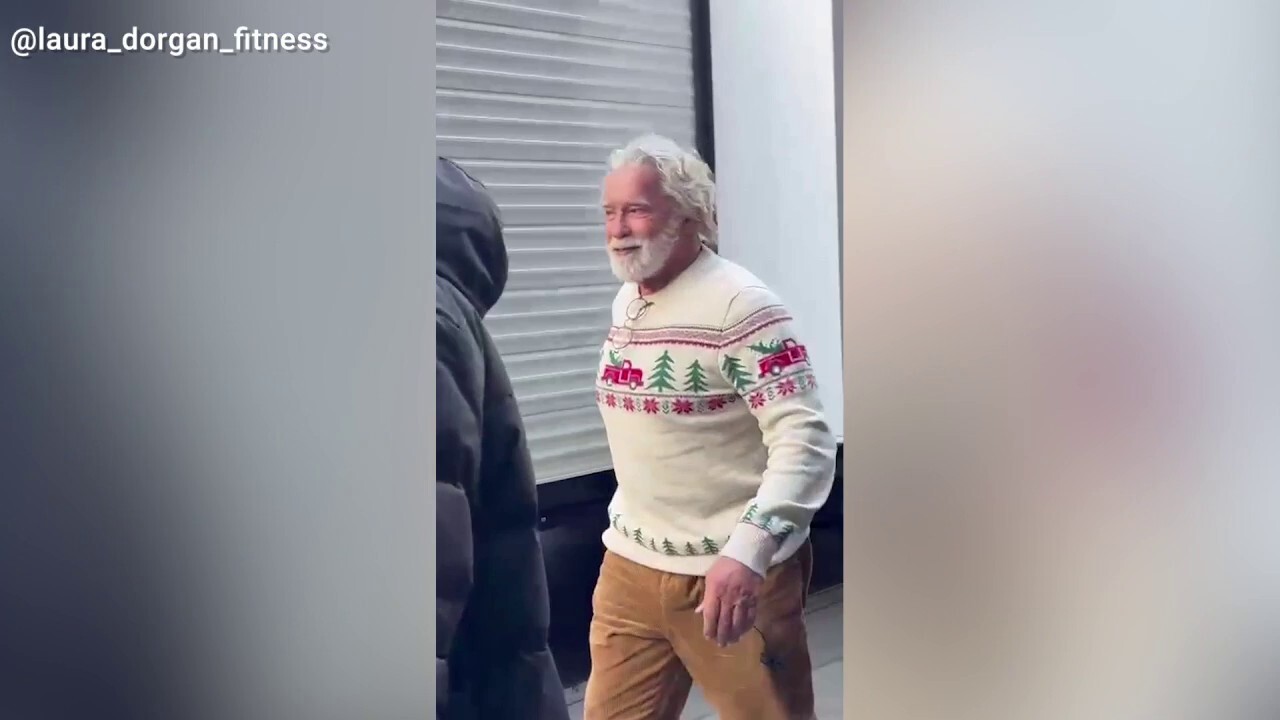 Arnold Schwarzenegger transforms into Santa Claus for new movie