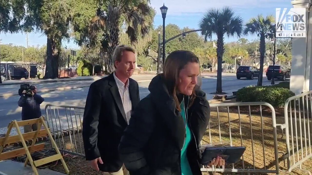 John Marvin Murdaugh arrives at South Carolina courthouse 