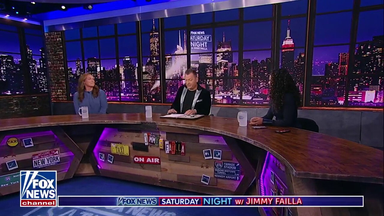 Fox News host Jimmy Failla and the panel weigh in on NFL star Tom Brady’s cloning of his family dog on ‘Fox News Saturday Night.’