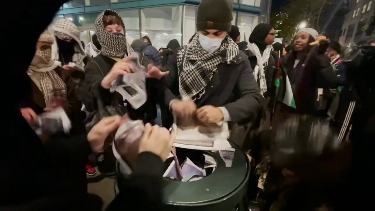 Pro-Palestinian protestors tear up Jewish newspapers in New York City