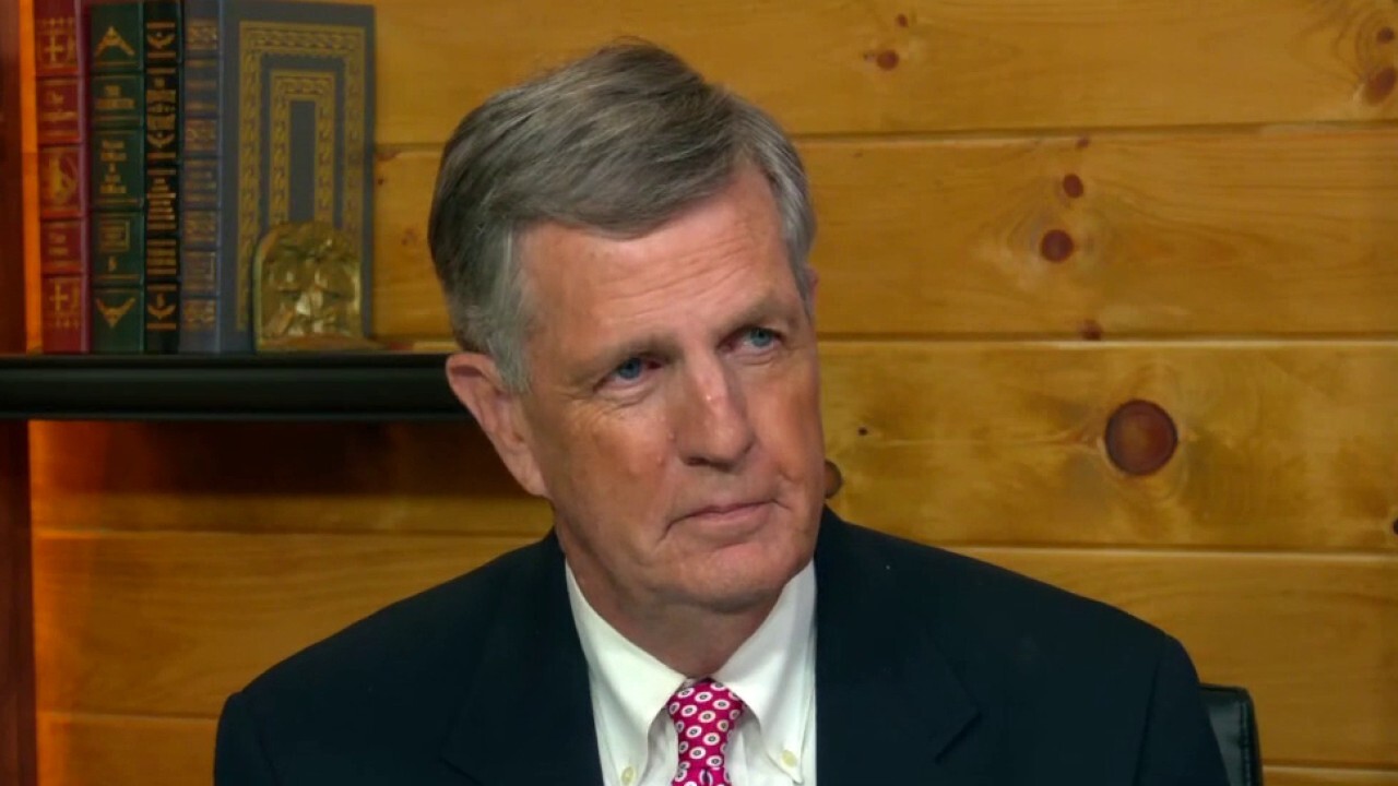 Was he british. Brit Hume. Брит Хьюм журналист Википедия.