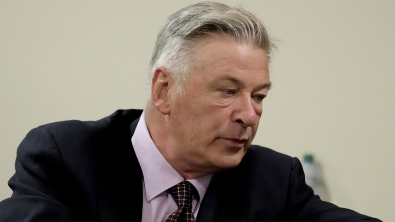 Judge dismisses Alec Baldwin manslaughter case