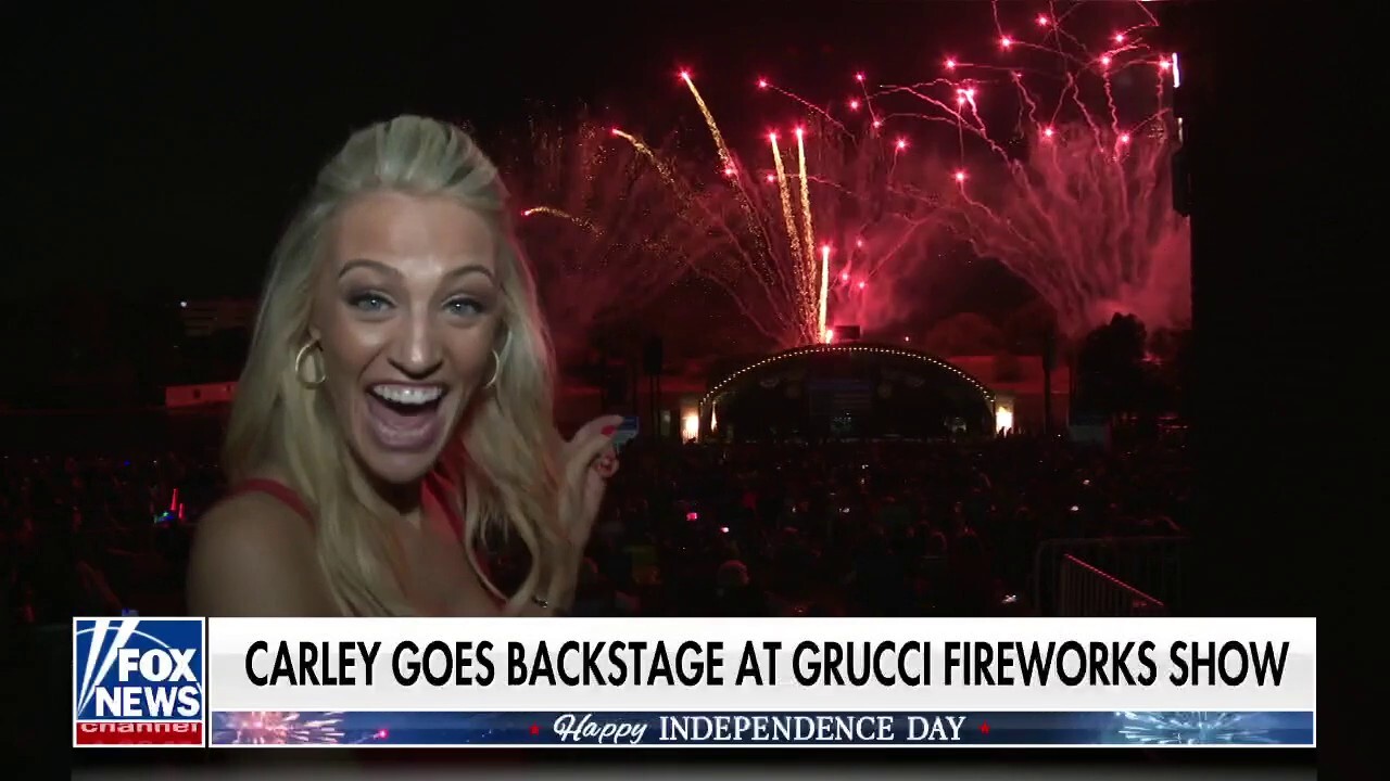 Grucci fireworks show dazzles July 4th audience