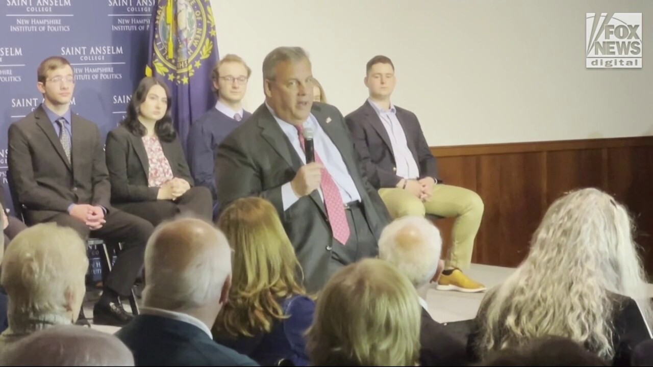 Former New Jersey Gov. Chris Christie touts his debate skills in a New Hampshire town hall