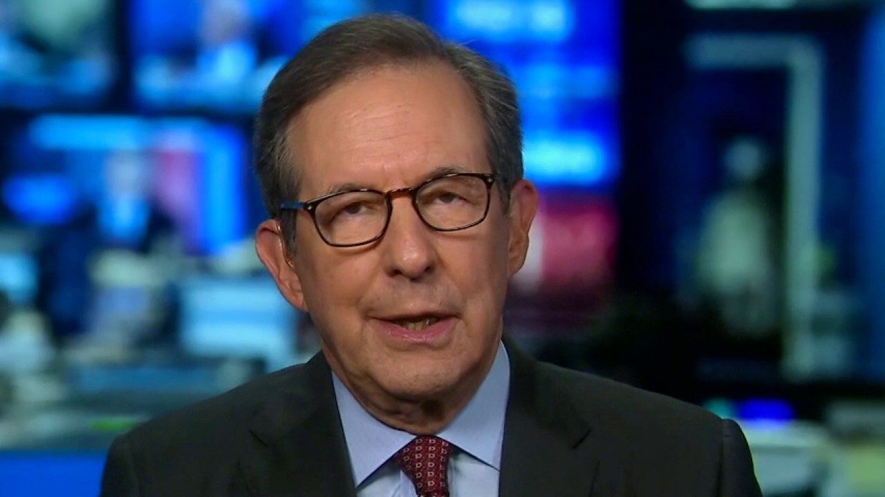 Chris Wallace wishes moderator Susan Page a more orderly debate