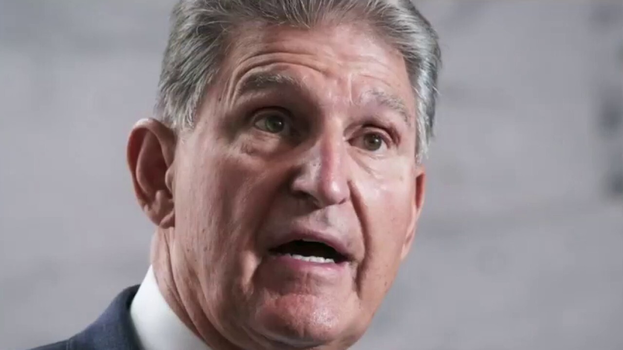 'The Five': Dems freaking out about possible Manchin third-party run