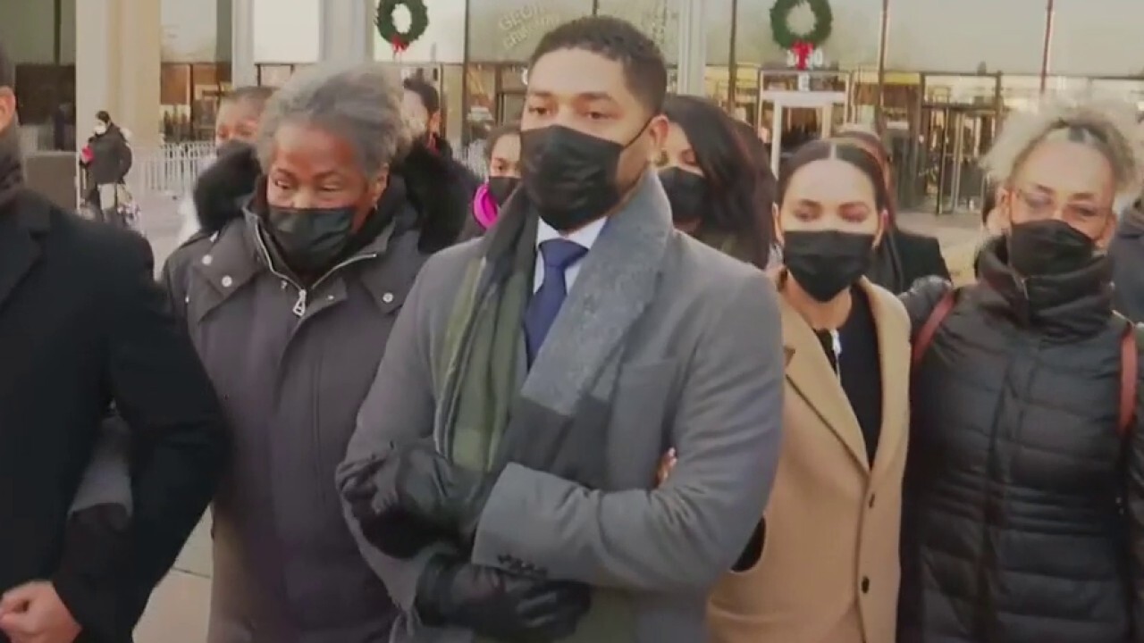 Jussie Smollett exits courthouse as jury begins deliberations
