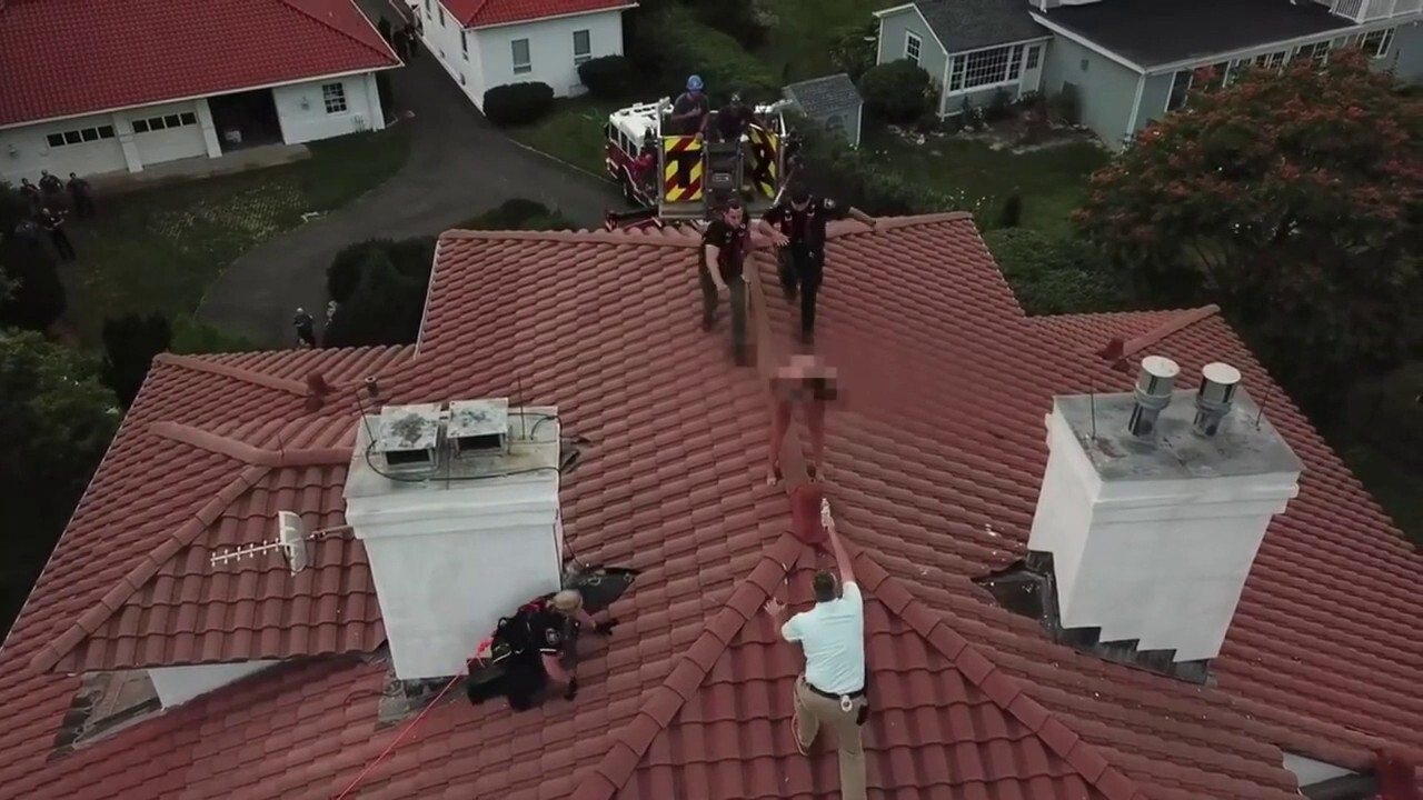  Drone video captures Connecticut police making arrest on roof of three-story home