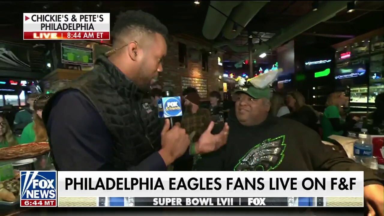 Breakfast with 'Friends': Philadelphia Eagles fans fired up for Super Bowl