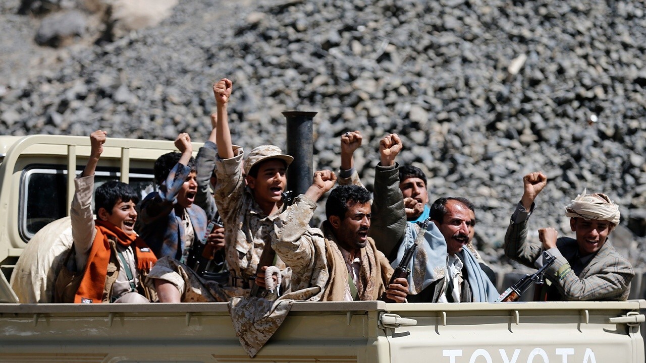White House mulls re-designating Houthi rebels as a terrorist organization