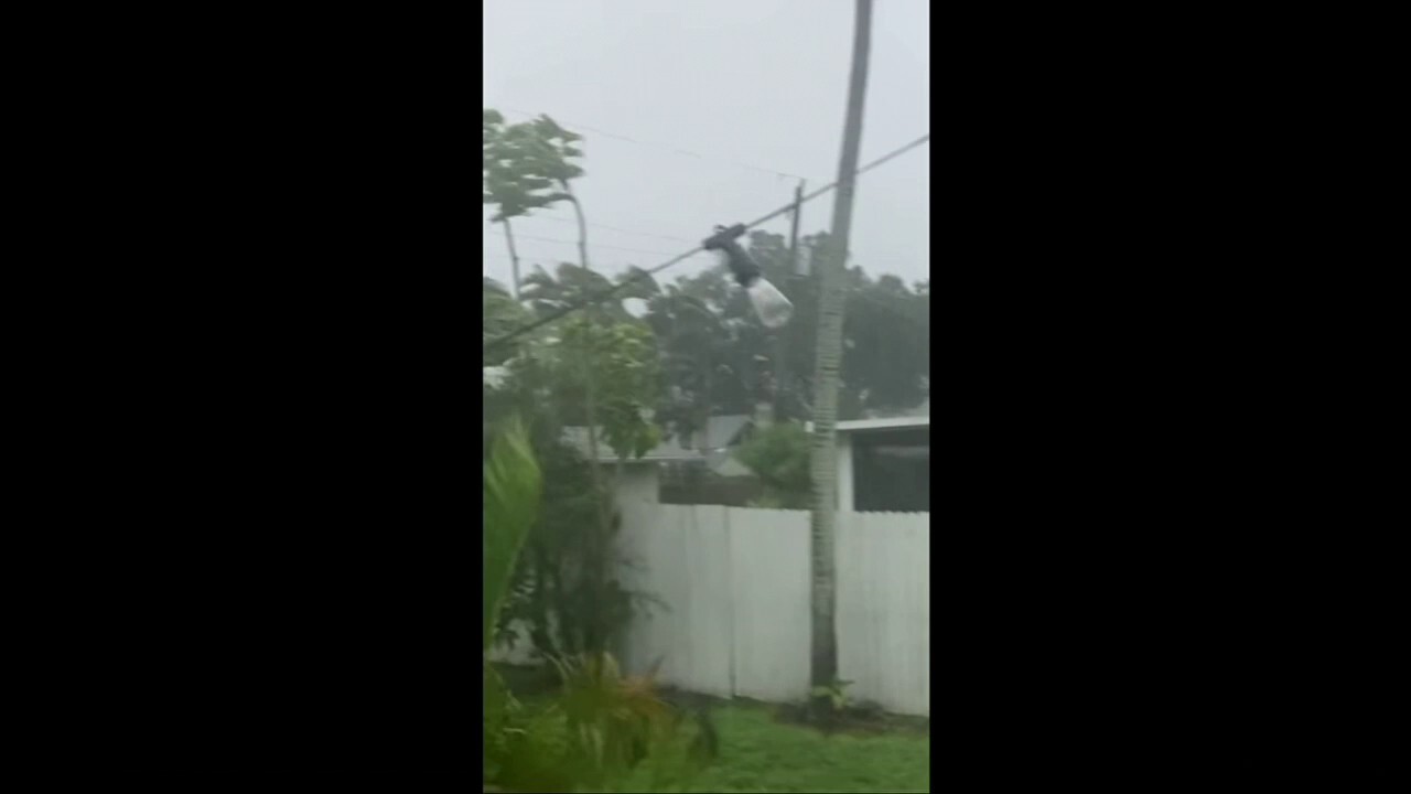 High winds in Naples, Florida as Hurricane Ian makes landfall