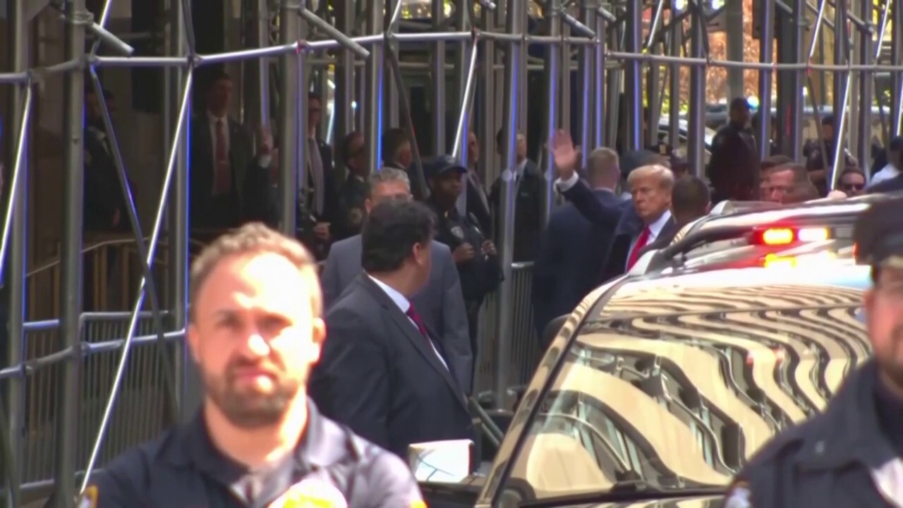 Former President Trump arrives at Manhattan courthouse for arraignment