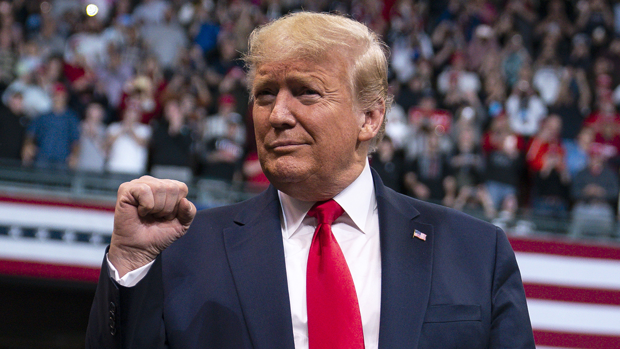 President Trump brutally mocks Democratic presidential candidates during rally