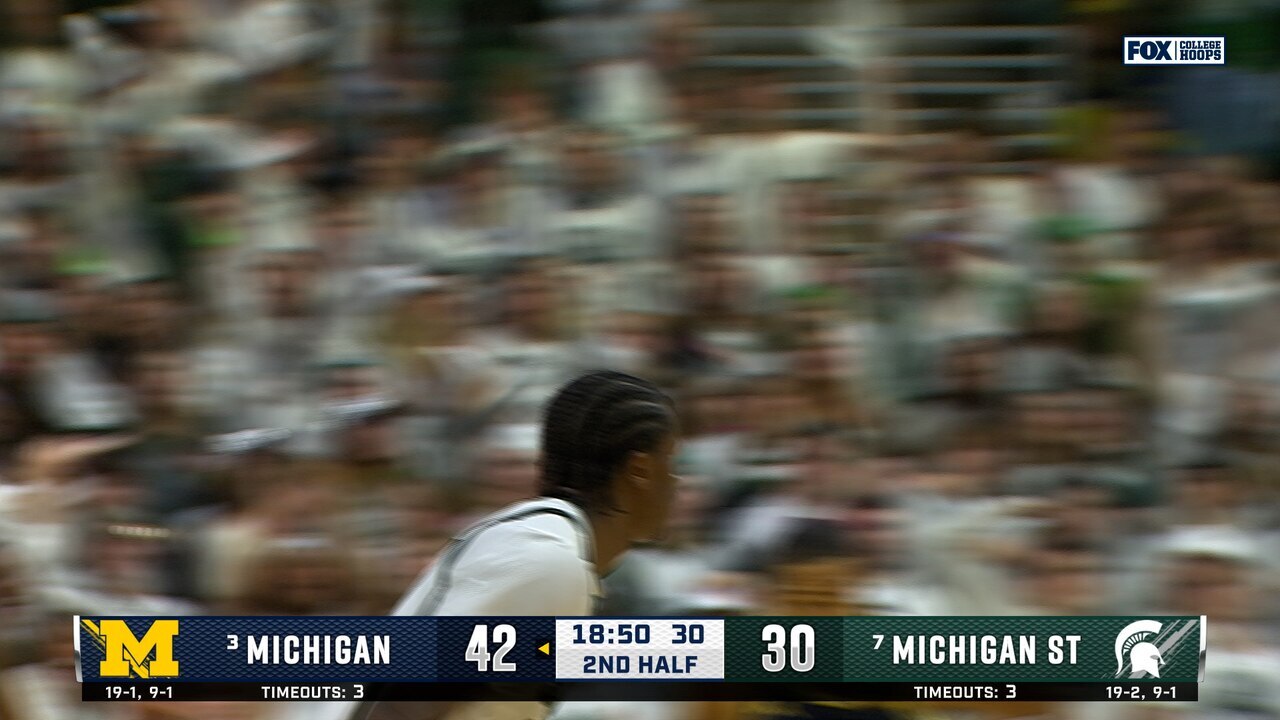 Michigan State’s Coen Carr HAMMERS baseline dunk off Jeremy Fears’ steal vs. Michigan