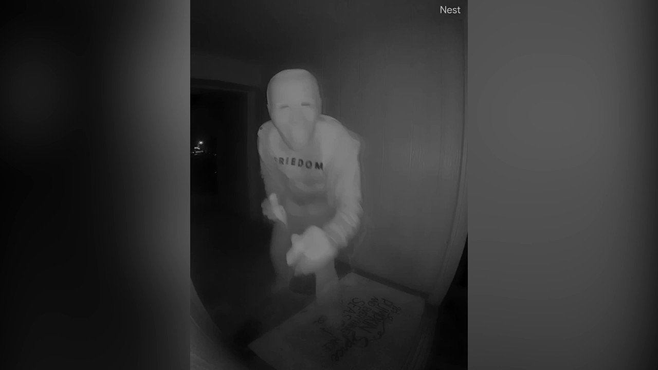 WATCH: Joe Biden mask wearer turns up at Texas door for bizarre banana snack