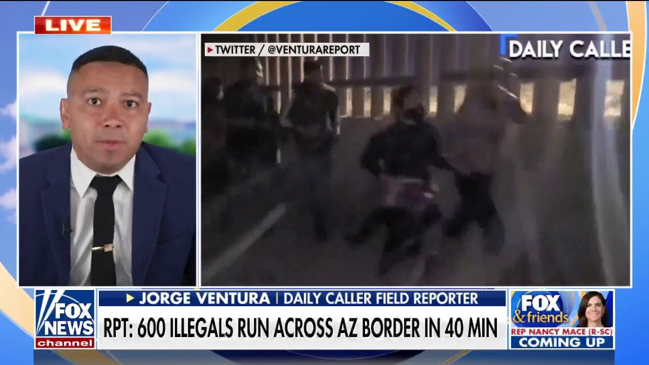 Video showing hundreds of illegal immigrants crossing into the United States