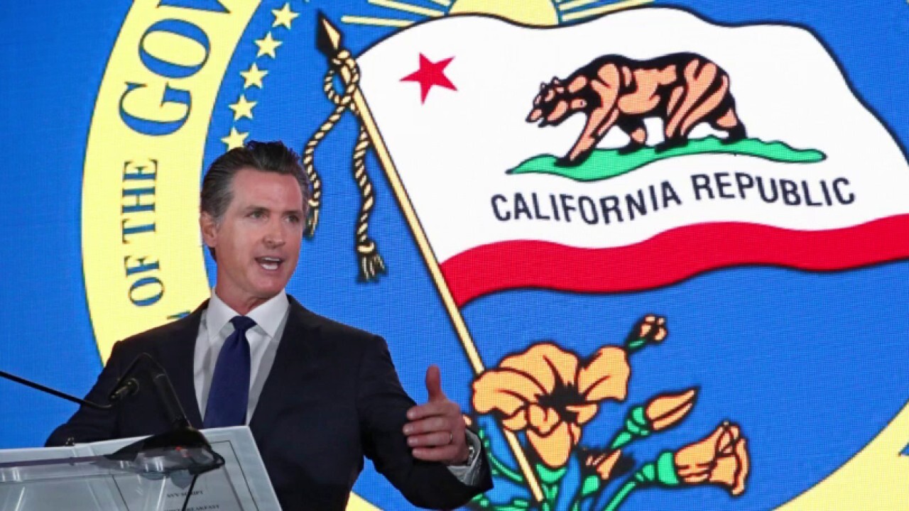 Tucker: How Democrat leadership is ruining California