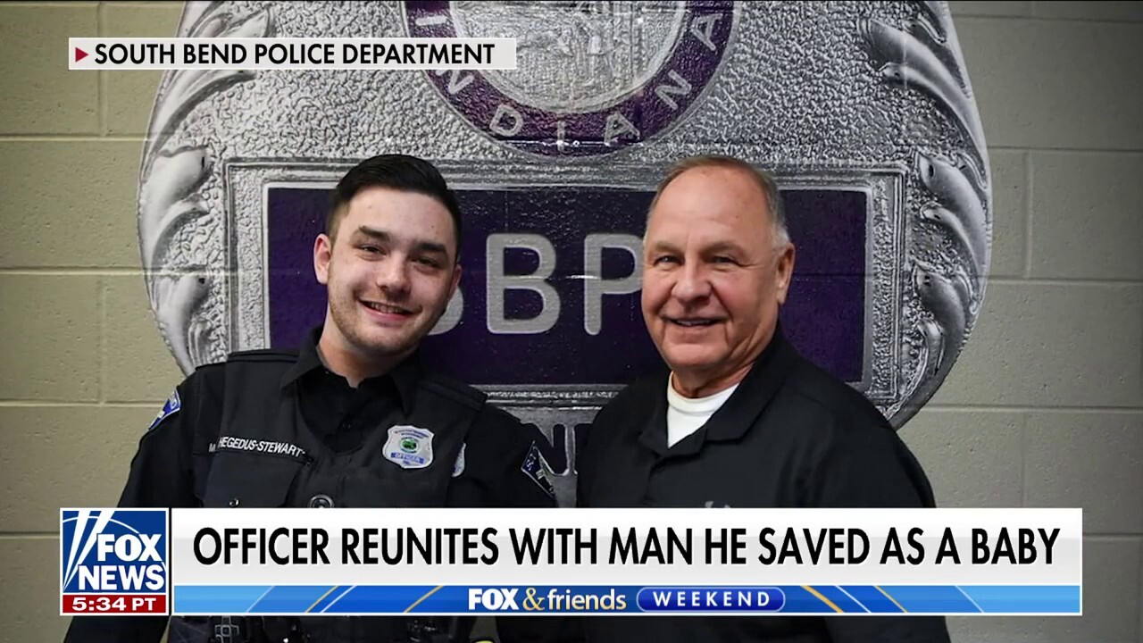 Новобранец полицай има „сюрреалистична“ среща с пенсиониран лейтенант, който спаси живота му, когато е бил бебе