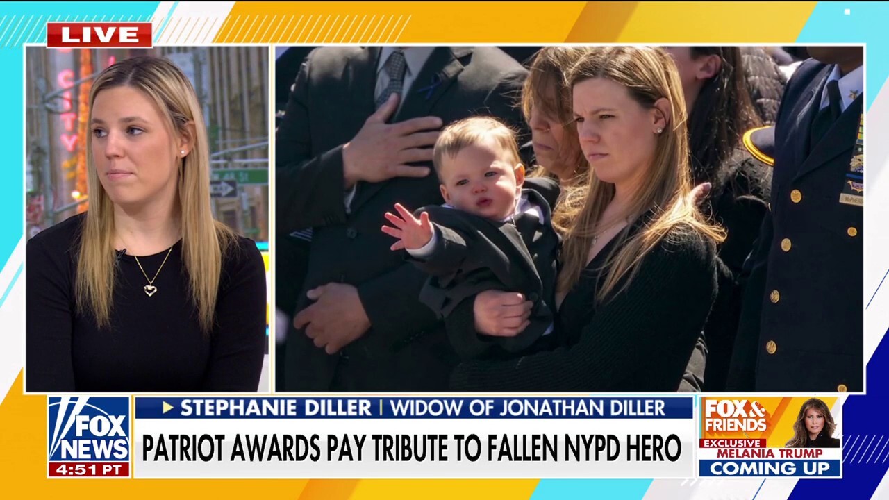 Wife of slain NYPD officer receives Patriot Award