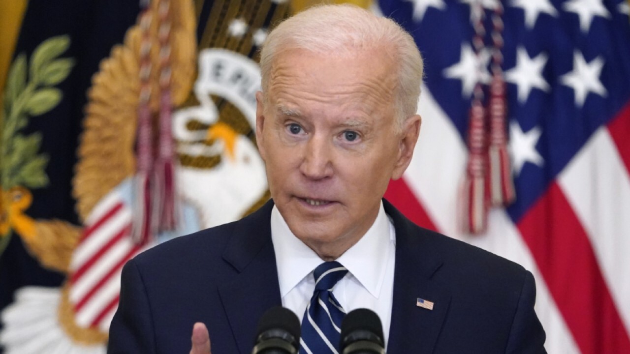 Biden torched message of unity in press conference answer: Pollster Lee Carter