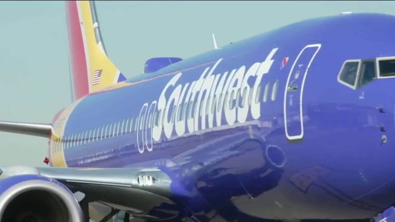 Самолет Boeing 737 Max 8 на Southwest Airlines се намира