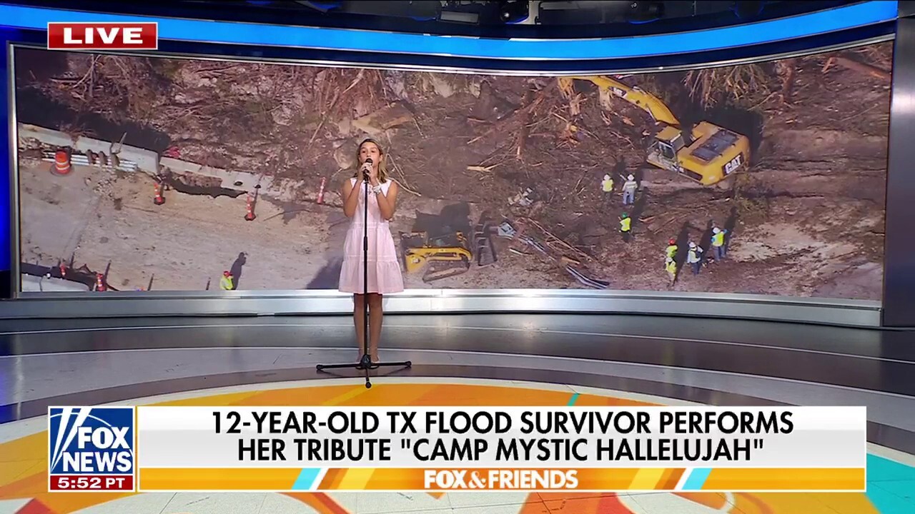 Christian music star Lauren Daigle surprises Camp Mystic survivor after uplifting performance