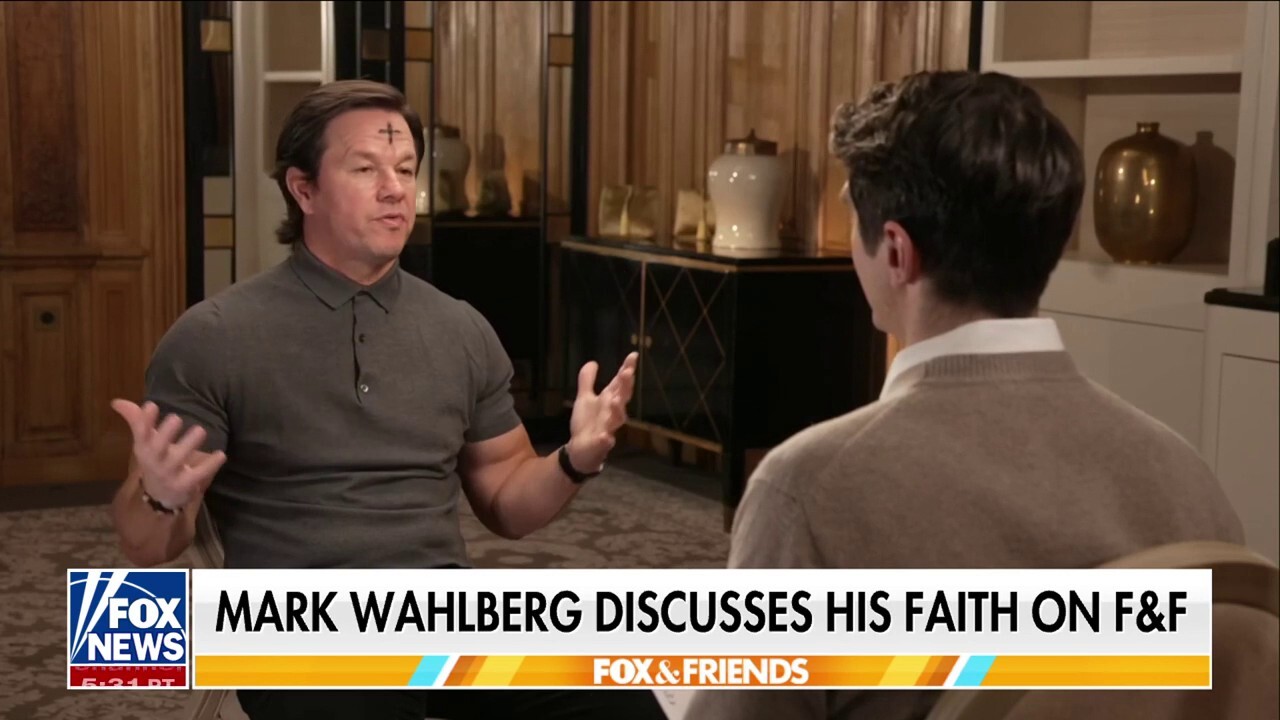 Mark Wahlberg brings prayer to the digital age with Hallow's Lent challenge