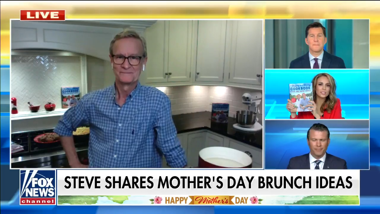 'Fox & Friends' co-host Steve Doocy whips up 5-minute beignets in time for Mother’s Day