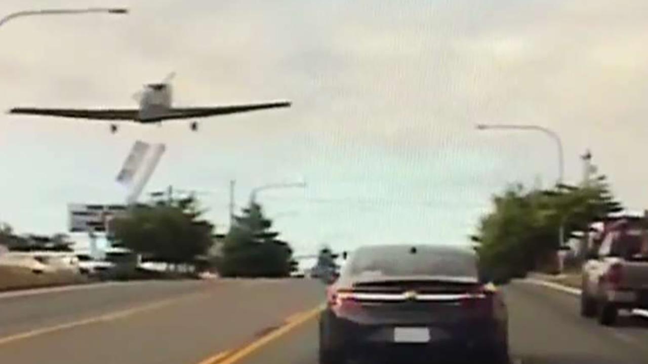 Small plane dodges traffic, makes emergency landing on busy highway