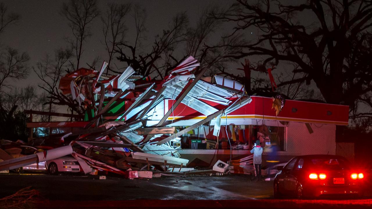 Deadly storm ravages southeastern US