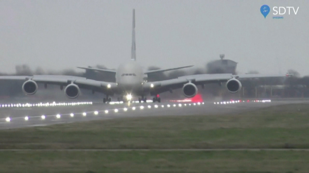 Etihad Airways pilot performs crosswind landing into Heathrow Airport due to strong winds from Storm Dennis