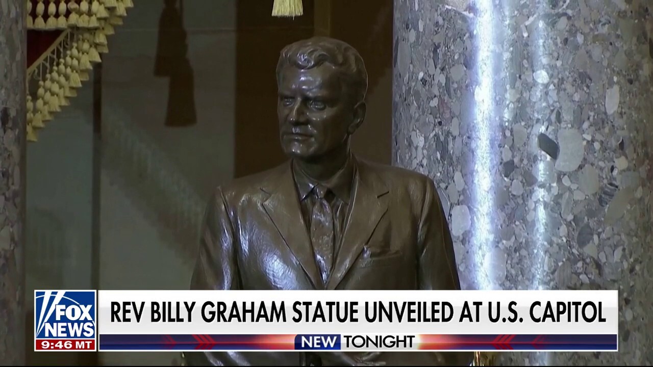 Senior congressional correspondent Chad Pergram reports on the new Rev. Billy Graham statue unveiled in Statuary Hall at the U.S. Capitol.