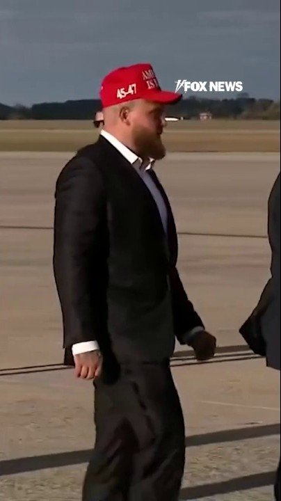 Jake Paul travels with Trump to Ohio midterm rally
