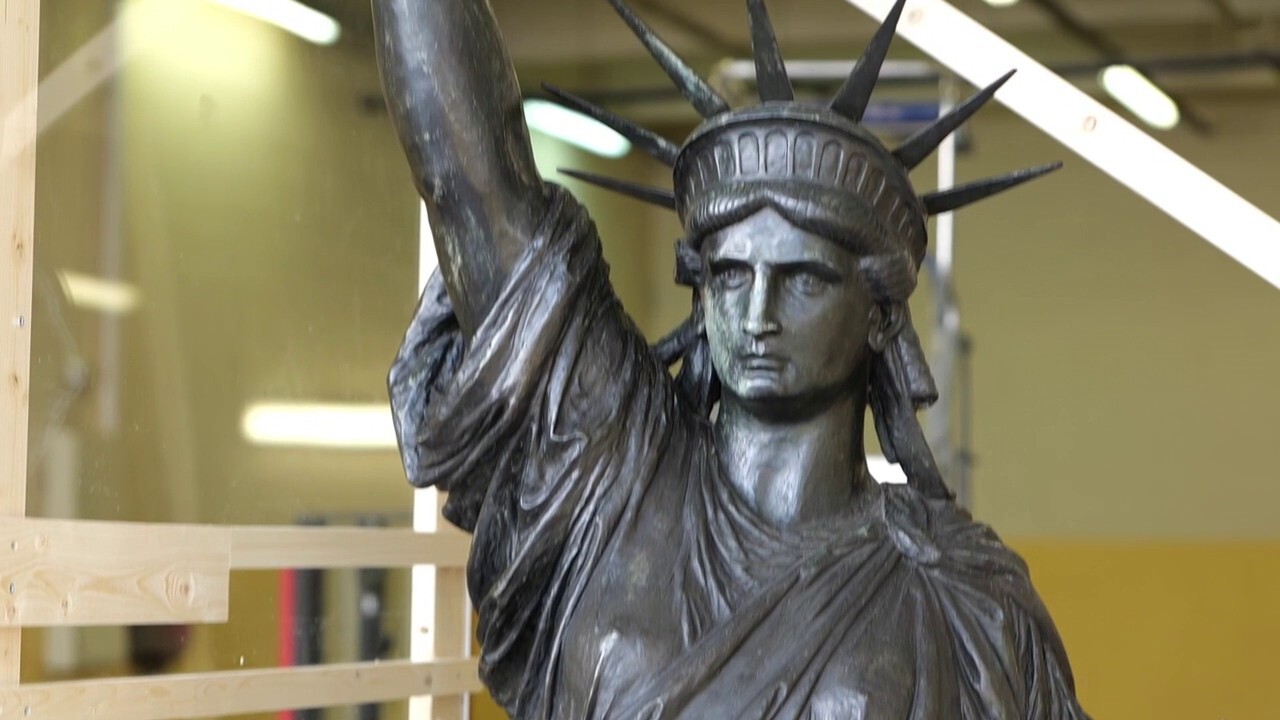 Statue of Liberty's 'little sister' shipped from France to the United States