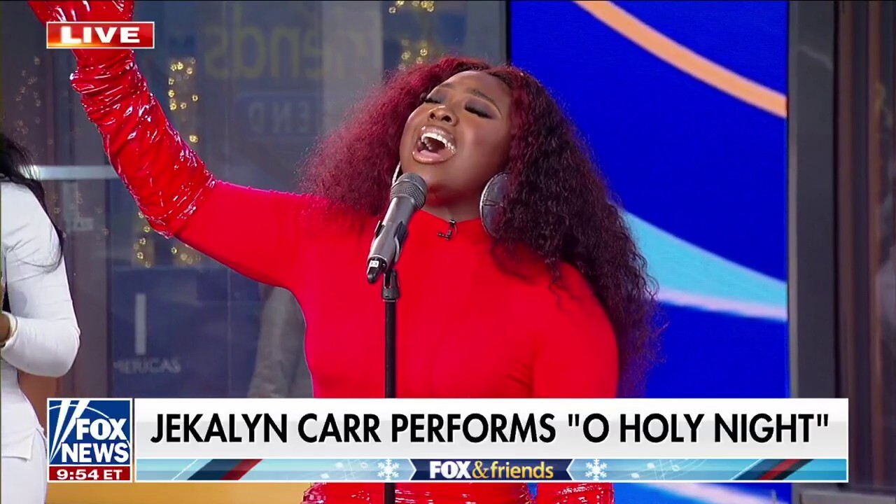 Jekalyn Carr performs ‘O Holy Night’ on ‘FOX & Friends Weekend’