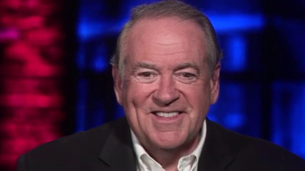 Mike Huckabee: No elected official who orders a lockdown should get a paycheck as long we're shut down	