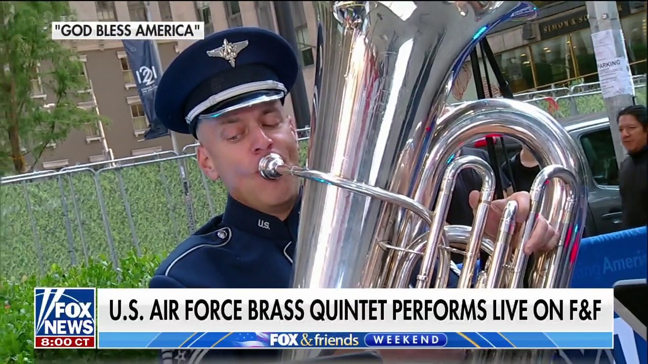 US Air Force Brass Quintet puts on show with 'God Bless America'